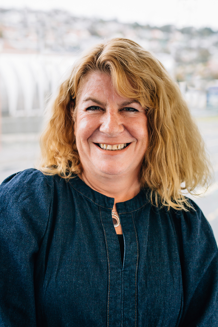 Janine Barrow Lesley Osenieks - Psychologist